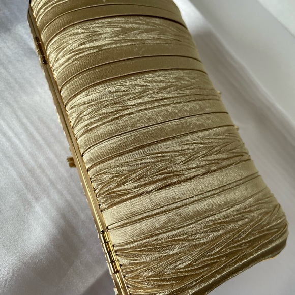 Special Event Clutch. - Picture 6 of 12